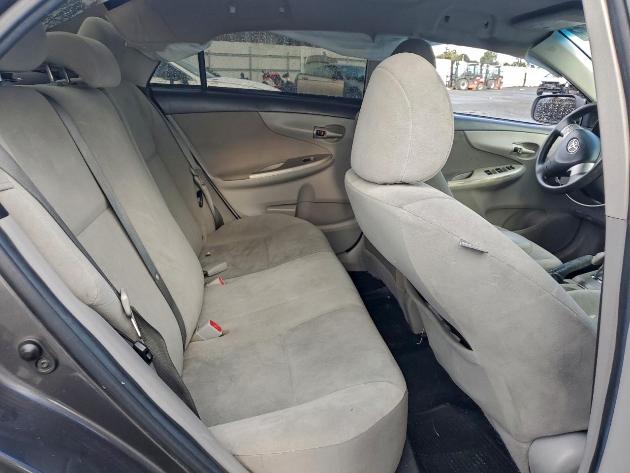 2013 TOYOTA COROLLA BASE photo 10