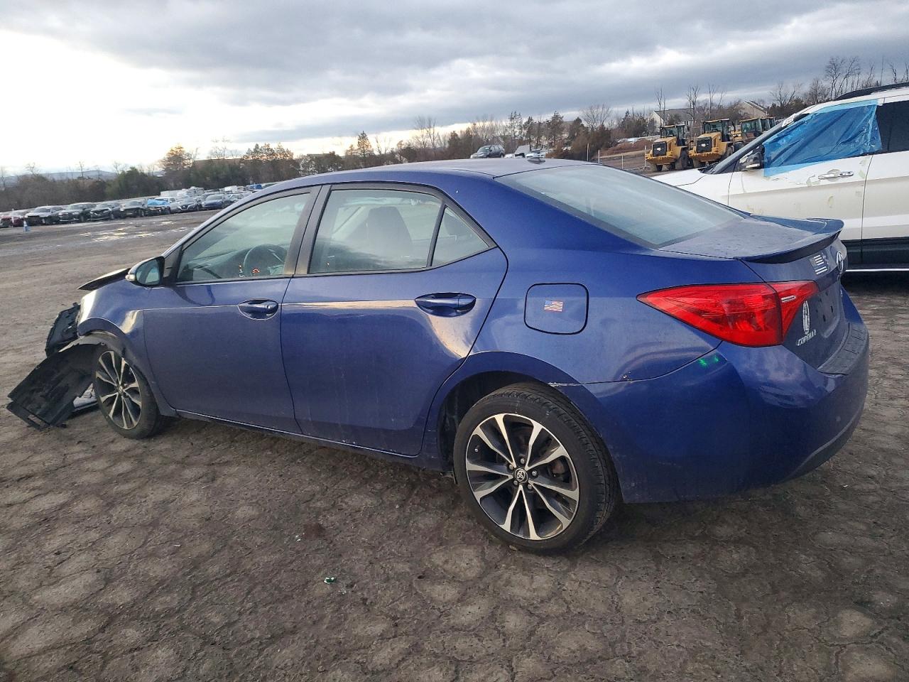 2017 TOYOTA COROLLA L photo 2