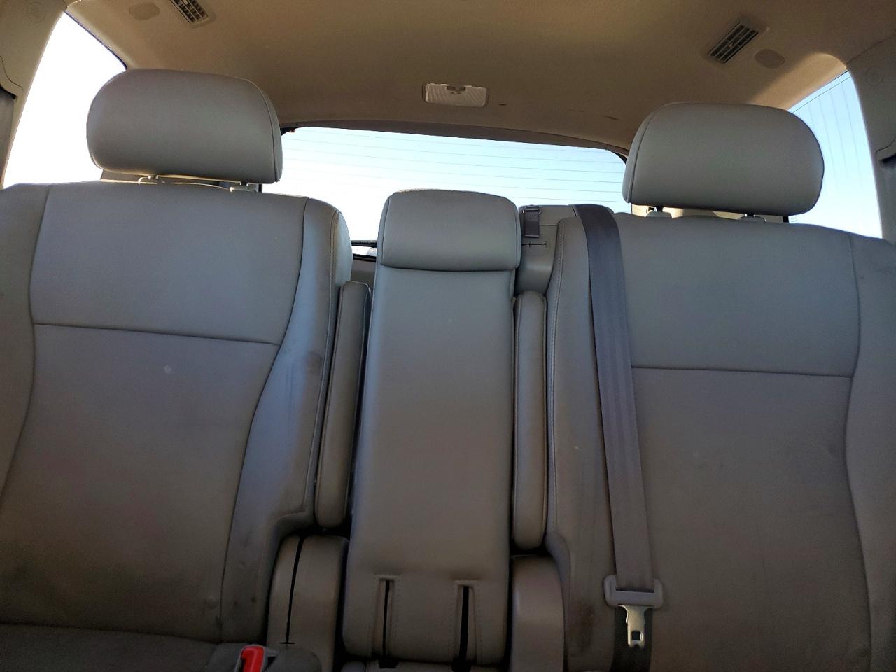2011 TOYOTA HIGHLANDER BASE photo 10