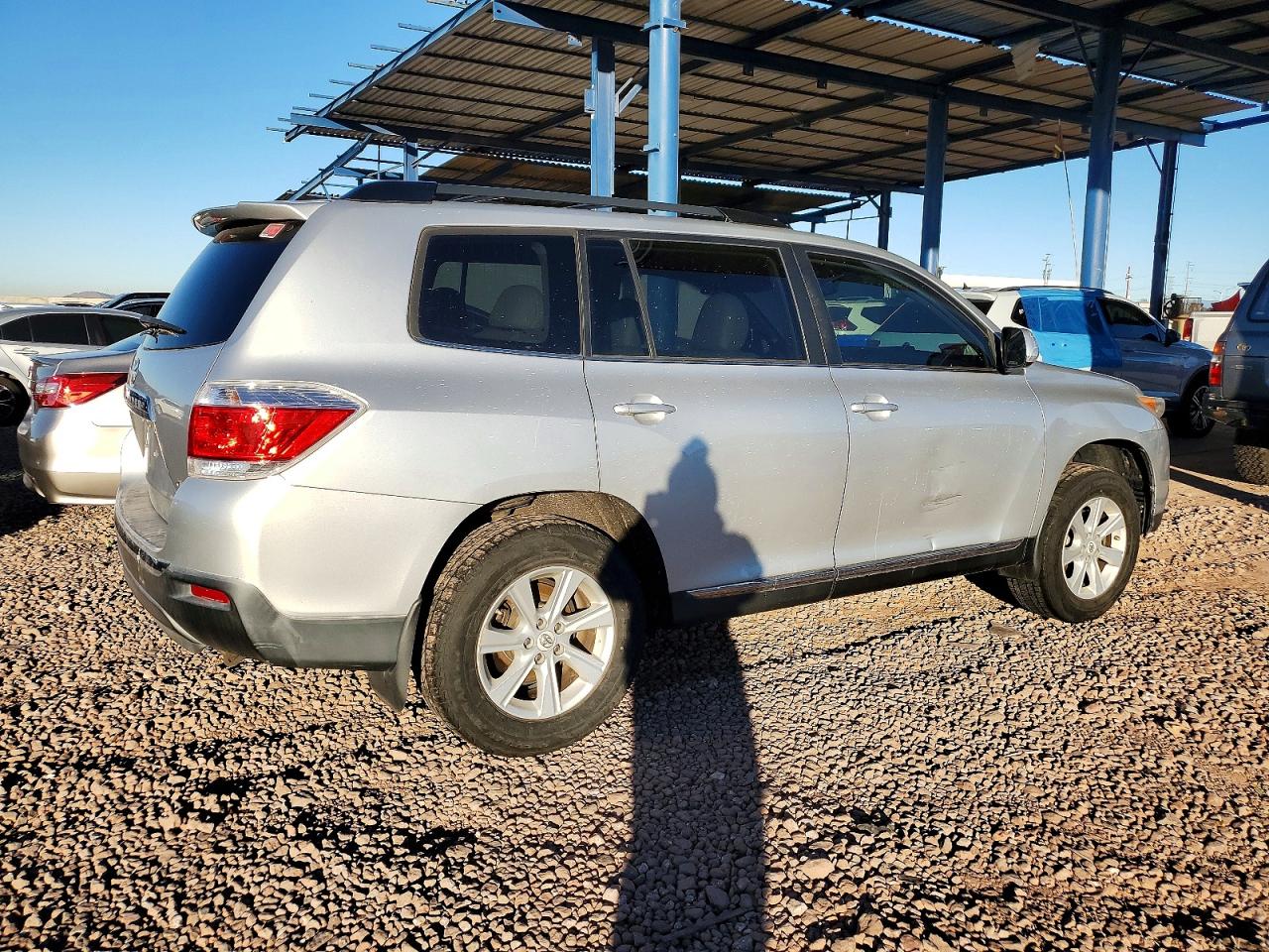 2011 TOYOTA HIGHLANDER BASE photo 3