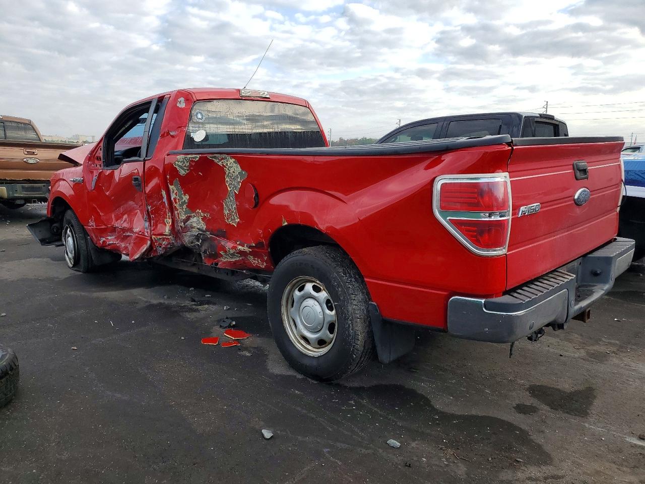 2011 FORD F150 photo 2