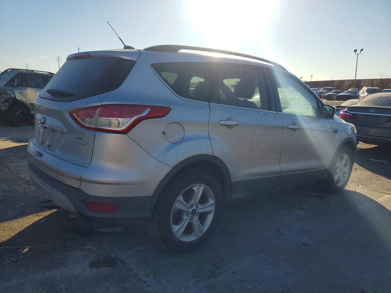 2016 FORD ESCAPE SE photo 3