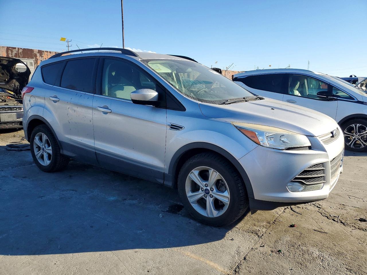 2016 FORD ESCAPE SE photo 4