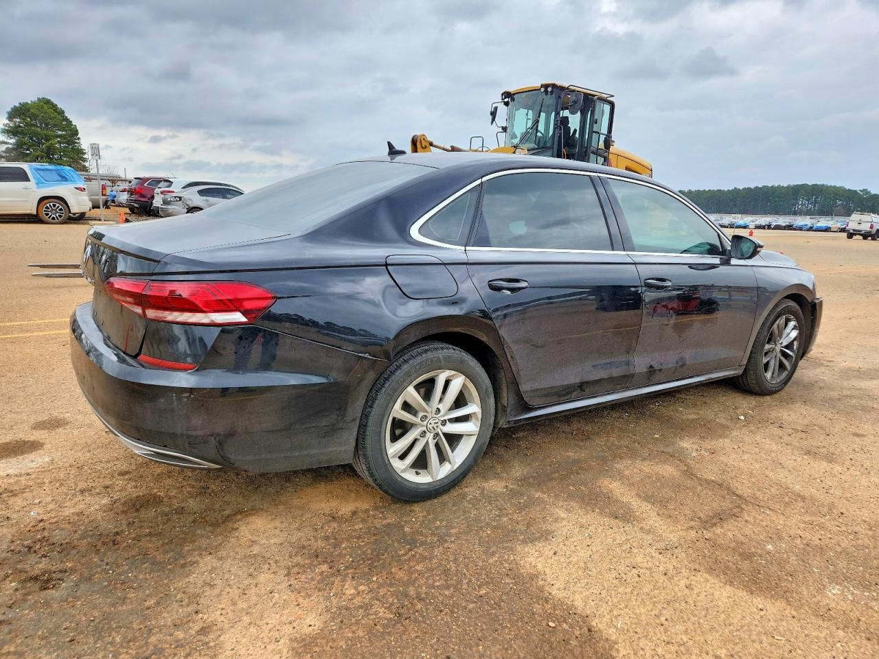 2020 VOLKSWAGEN PASSAT SE photo 3
