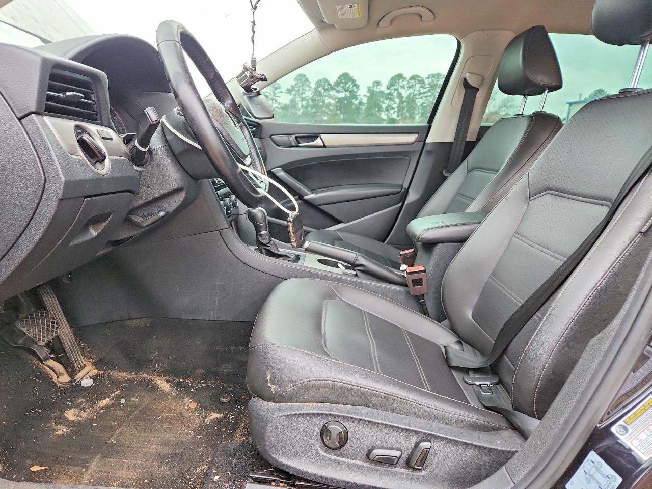 2020 VOLKSWAGEN PASSAT SE photo 7