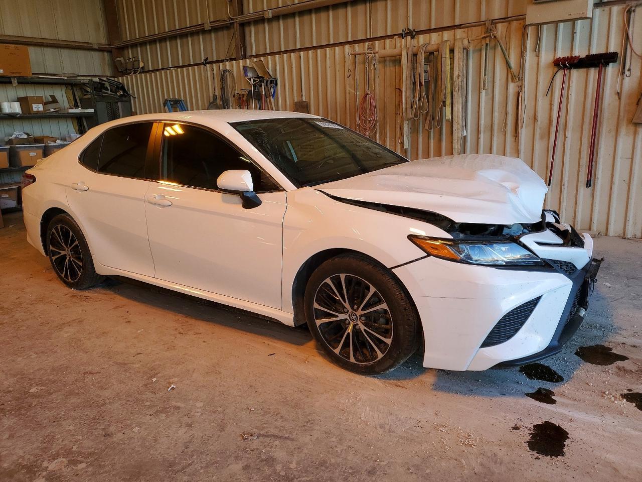 2020 TOYOTA CAMRY SE photo 4
