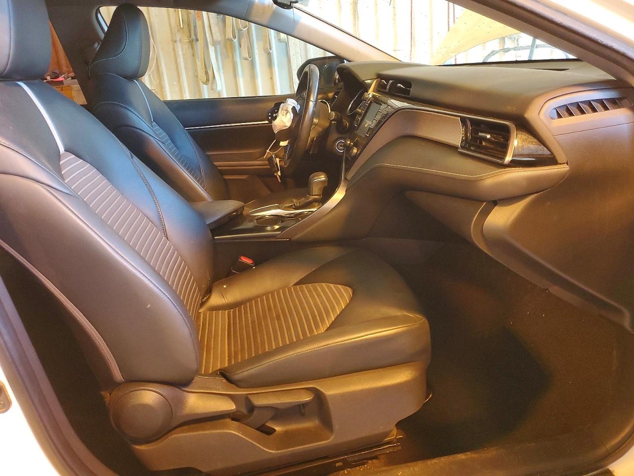2020 TOYOTA CAMRY SE photo 7