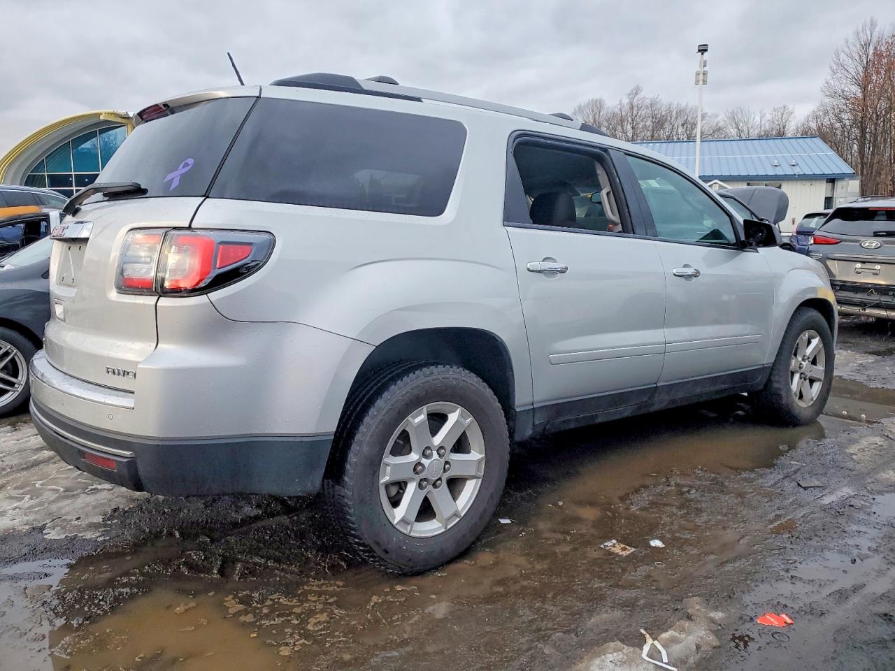 2016 GMC ACADIA SLE photo 3