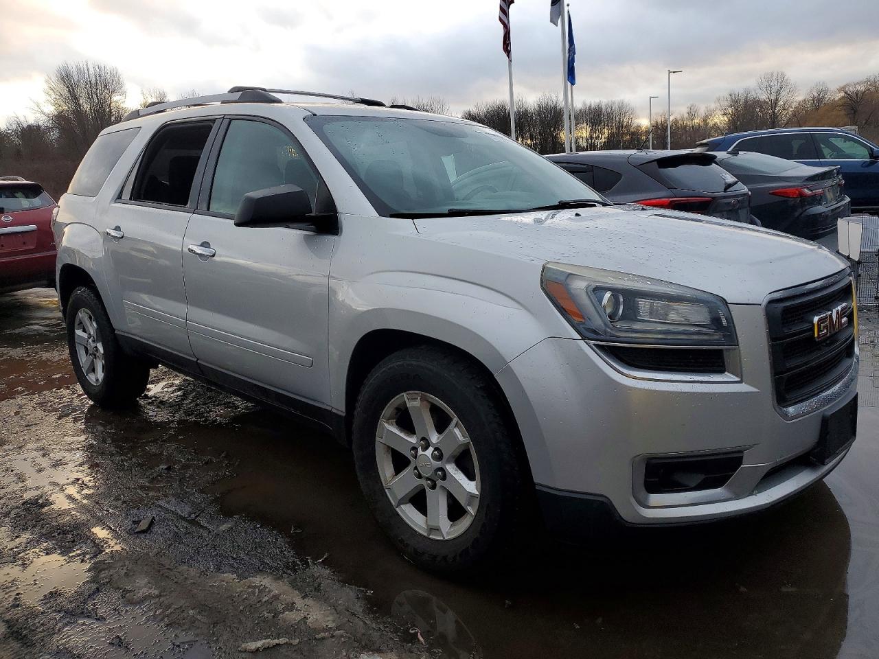 2016 GMC ACADIA SLE photo 4