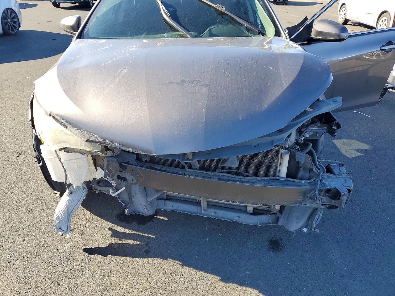 2016 TOYOTA CAMRY LE photo 11