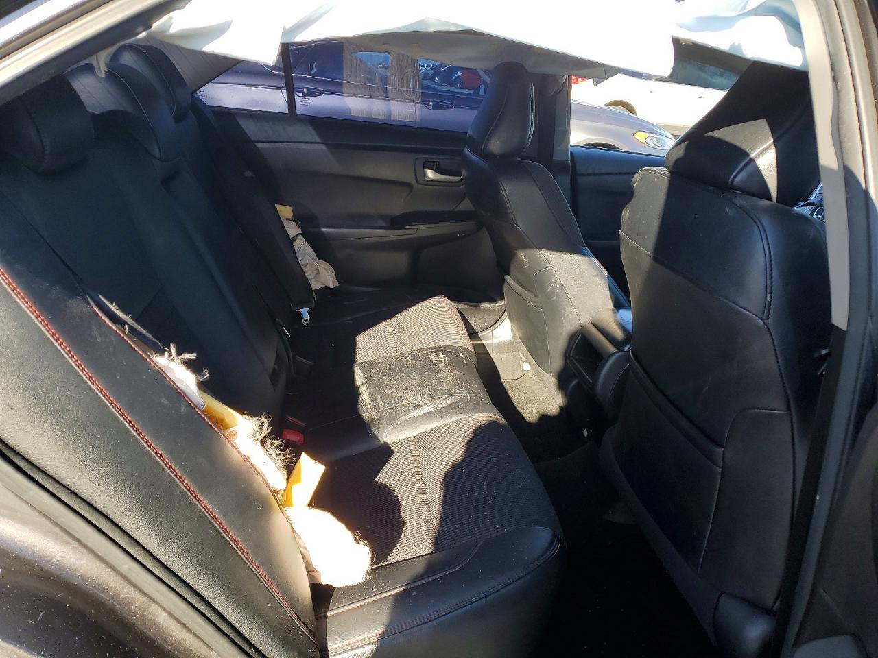 2016 TOYOTA CAMRY LE photo 10