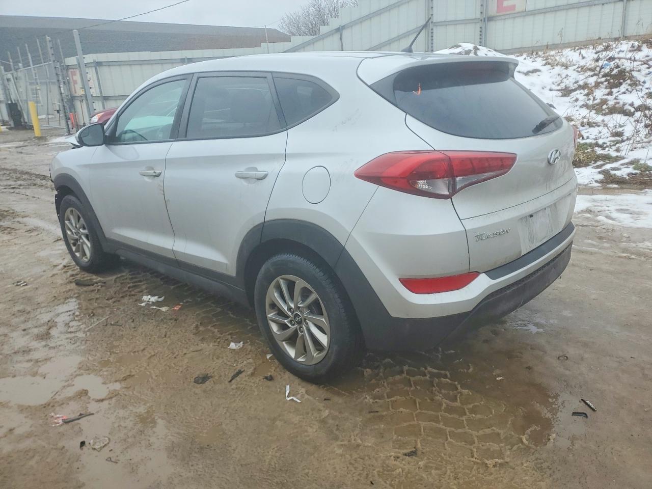 2018 HYUNDAI TUCSON SE photo 3