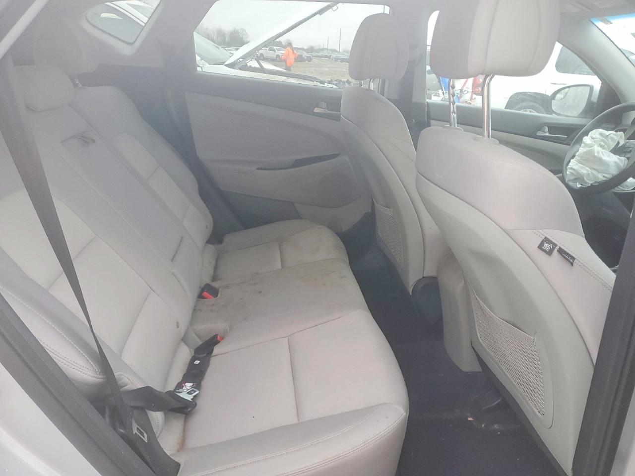 2018 HYUNDAI TUCSON SE photo 21