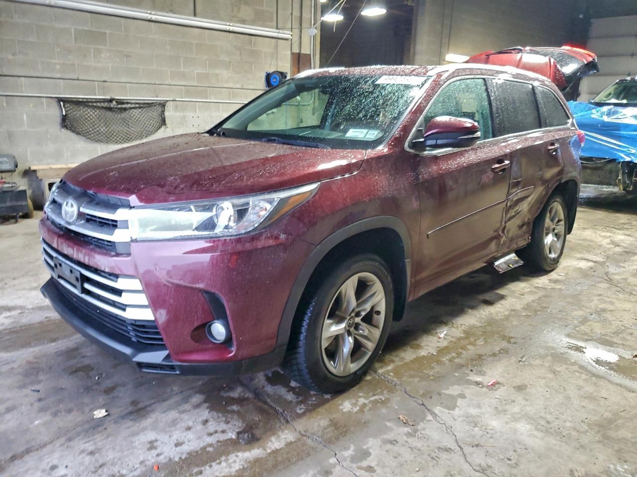2017 TOYOTA HIGHLANDER