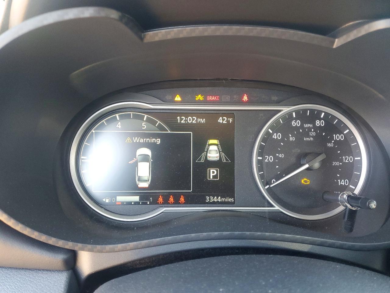 2025 NISSAN VERSA SR photo 9
