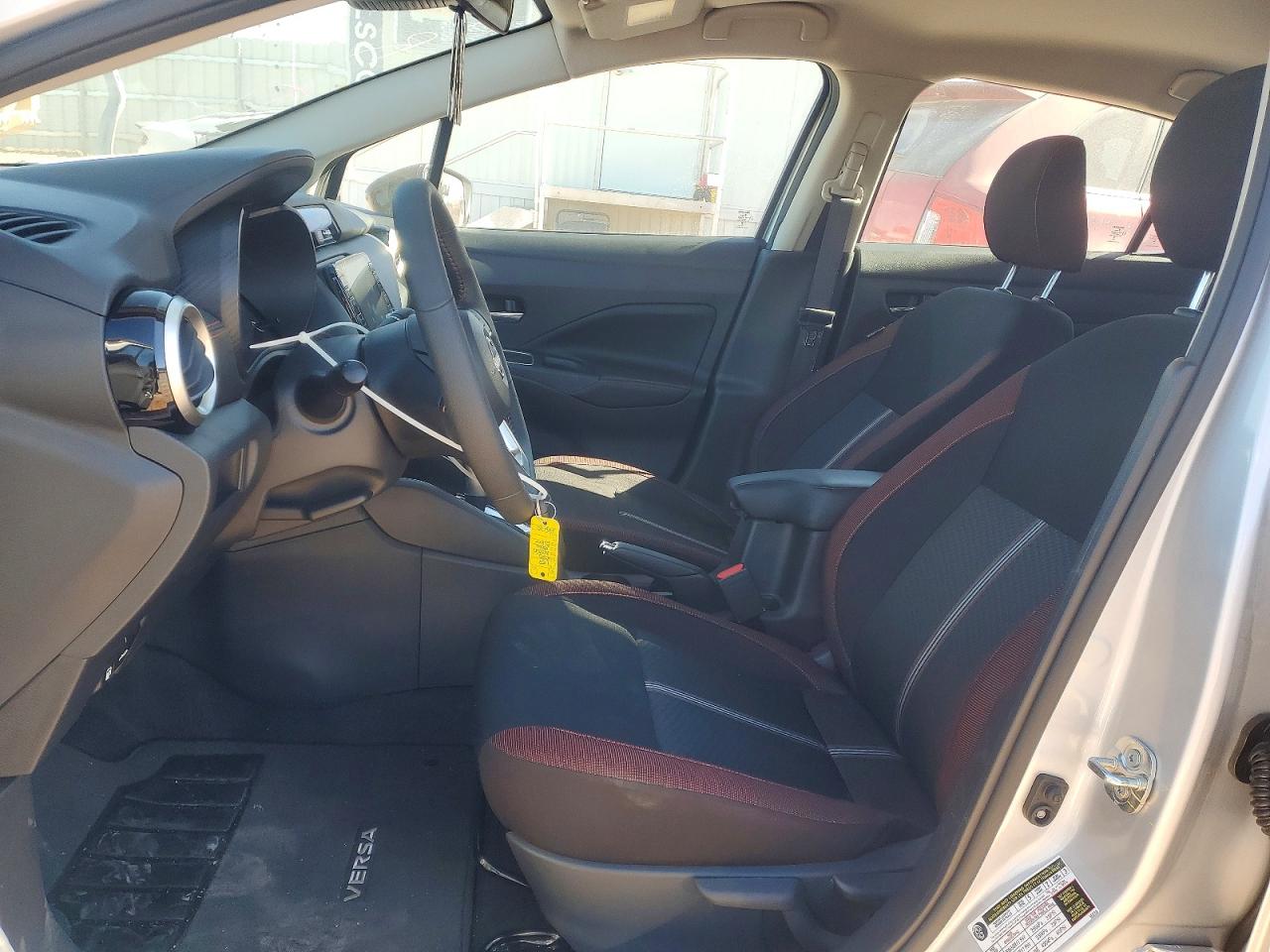 2025 NISSAN VERSA SR photo 7