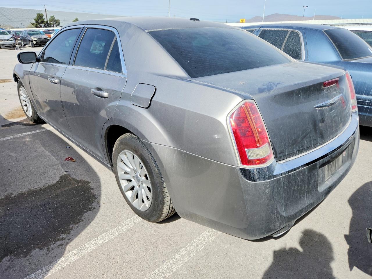 2014 CHRYSLER 300 photo 2