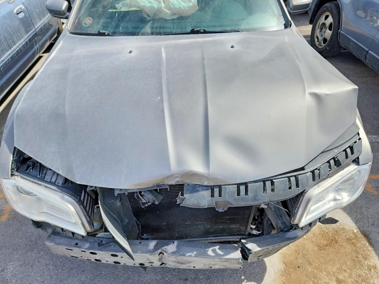 2014 CHRYSLER 300 photo 12