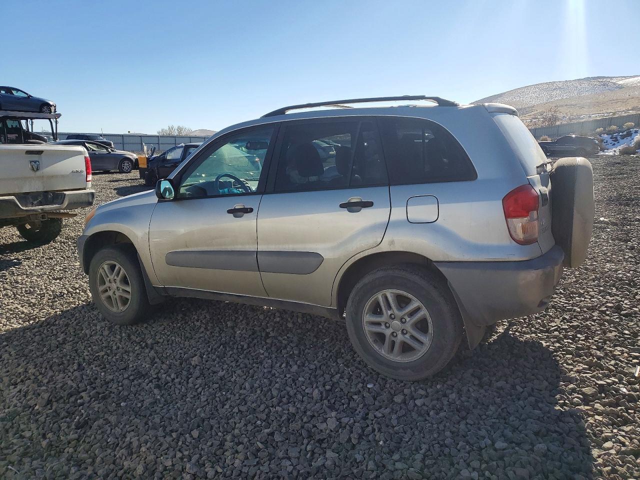 2002 TOYOTA RAV4 BASE photo 2