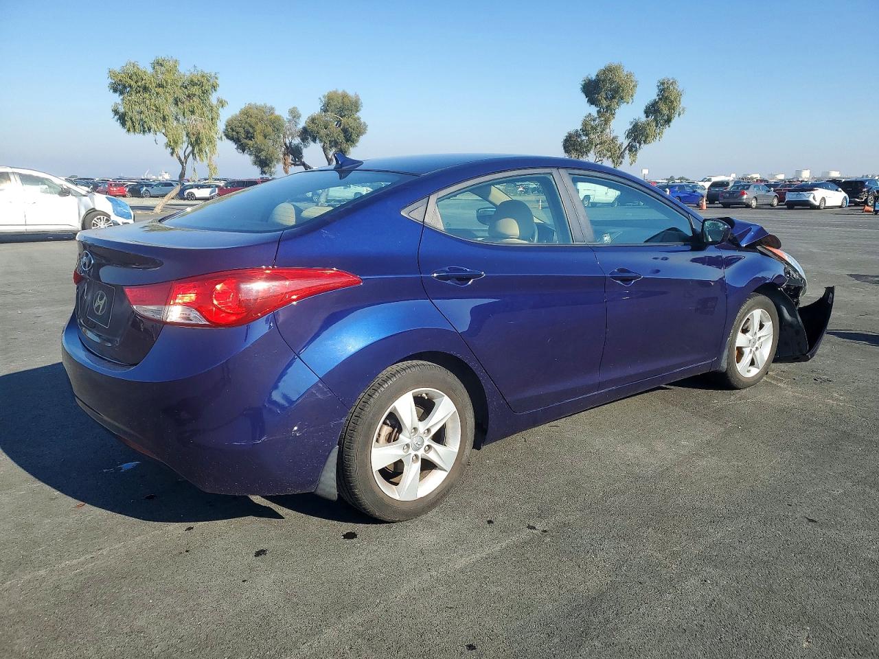 2013 HYUNDAI ELANTRA GLS photo 3