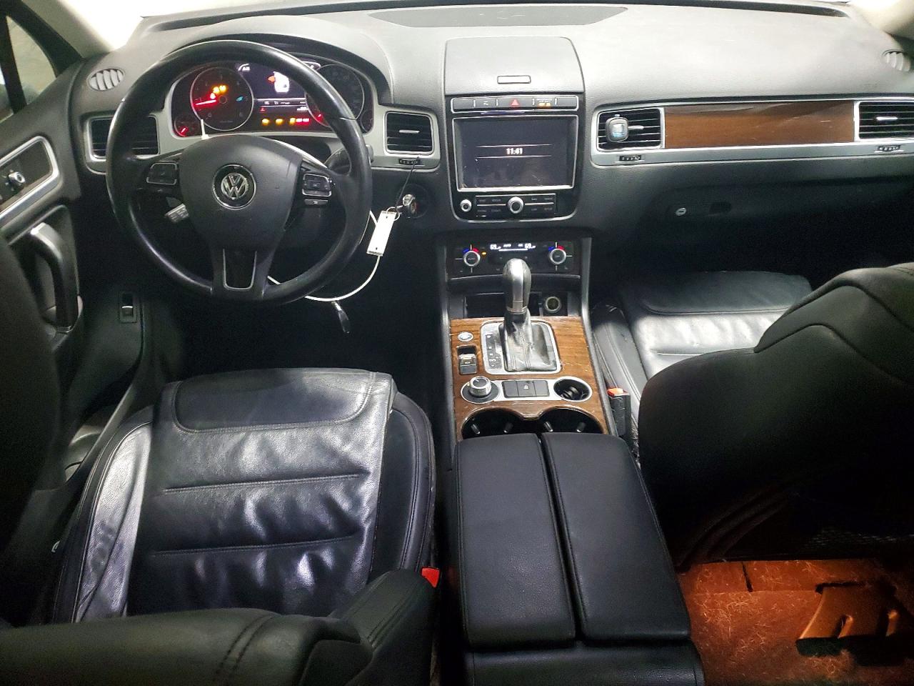 2015 VOLKSWAGEN TOUAREG V6 TDI photo 8