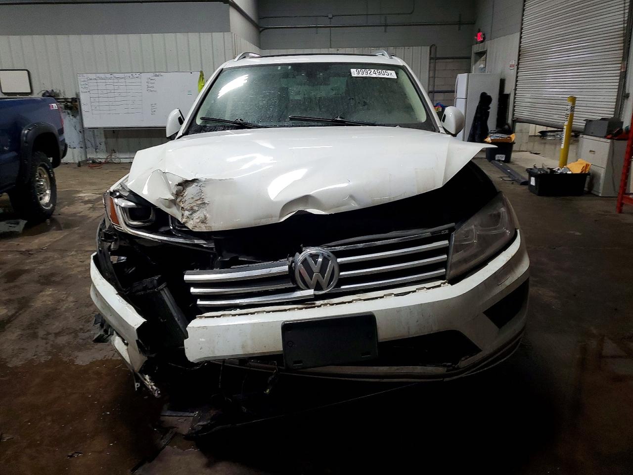 2015 VOLKSWAGEN TOUAREG V6 TDI photo 5