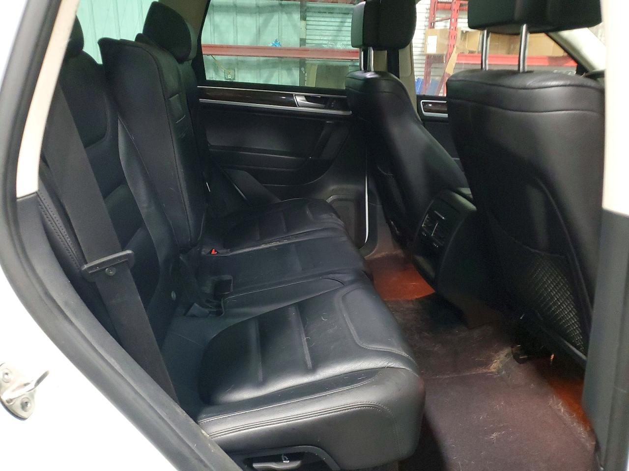 2015 VOLKSWAGEN TOUAREG V6 TDI photo 10