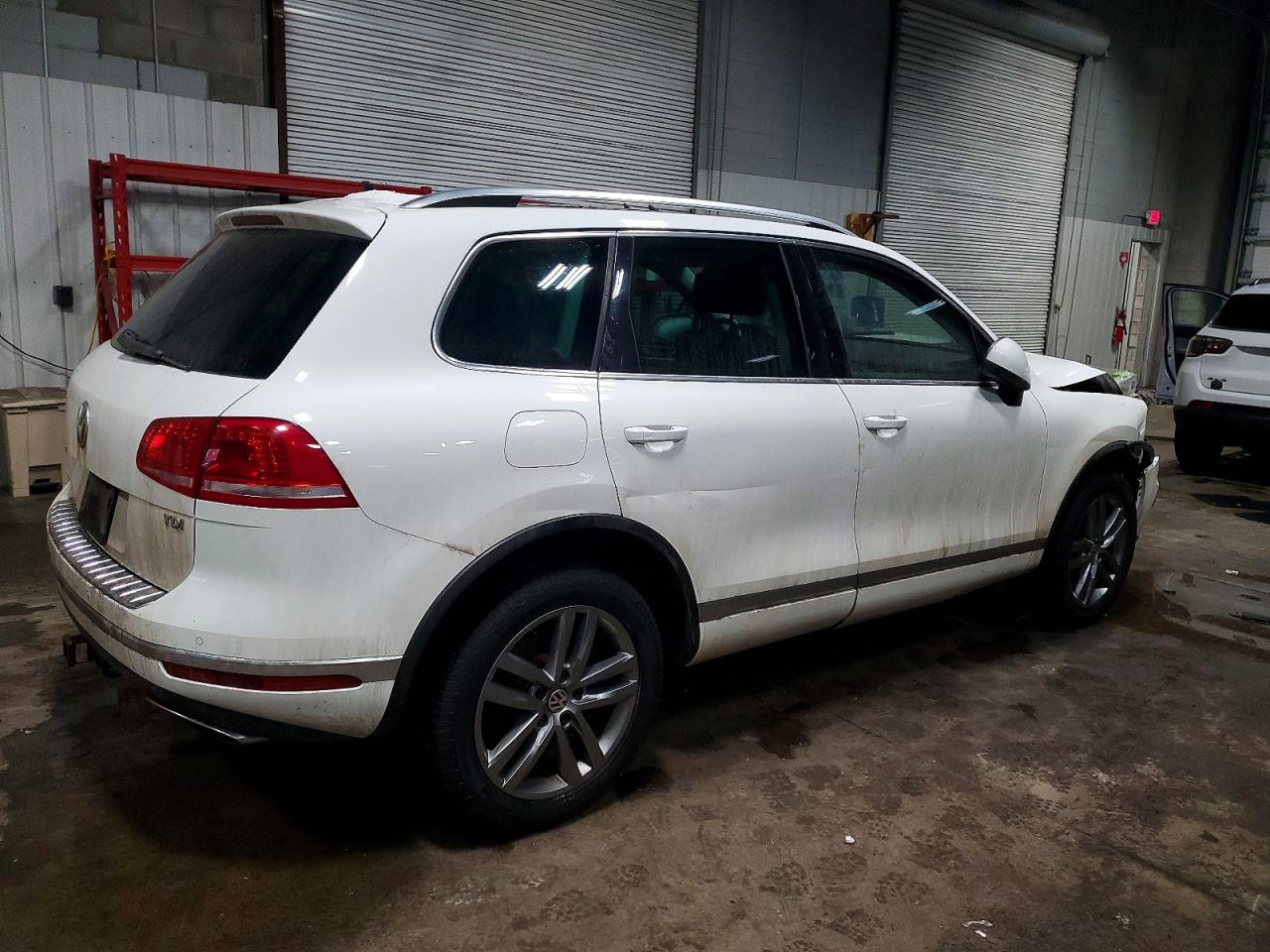 2015 VOLKSWAGEN TOUAREG V6 TDI photo 3