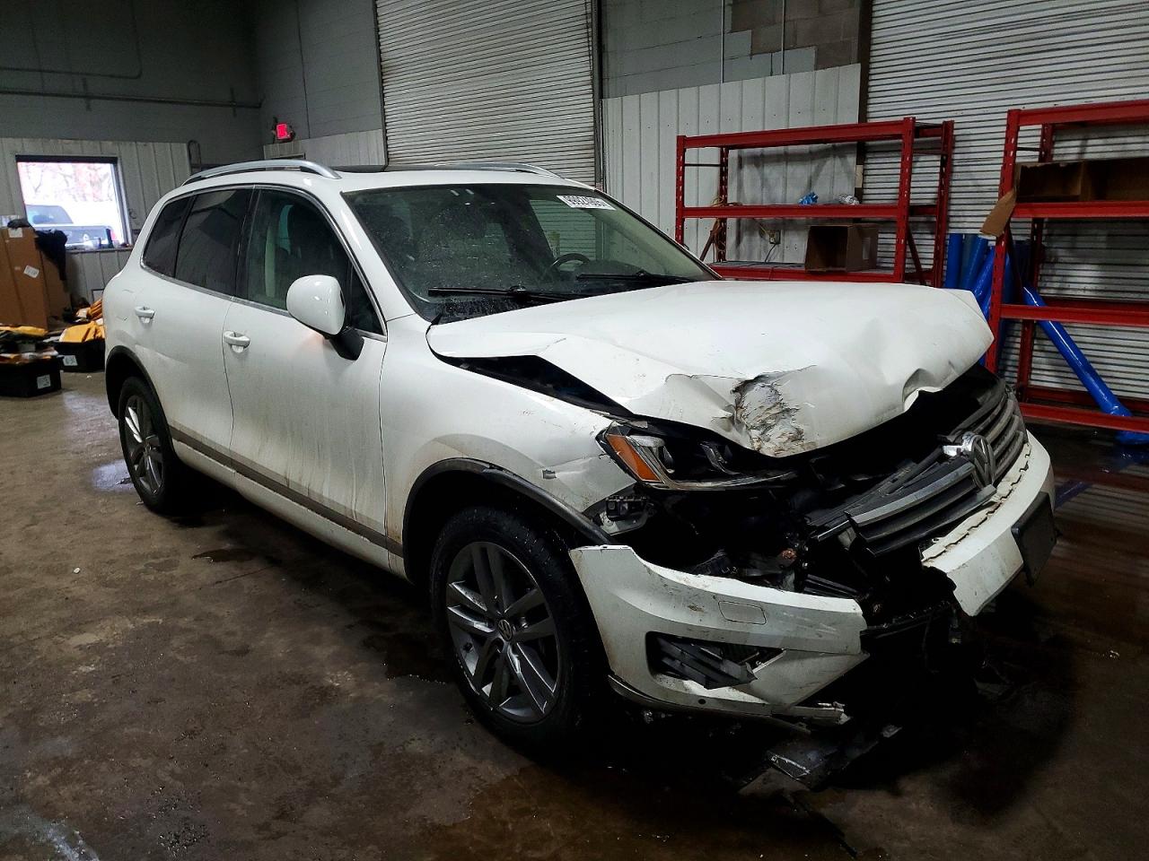 2015 VOLKSWAGEN TOUAREG V6 TDI photo 4