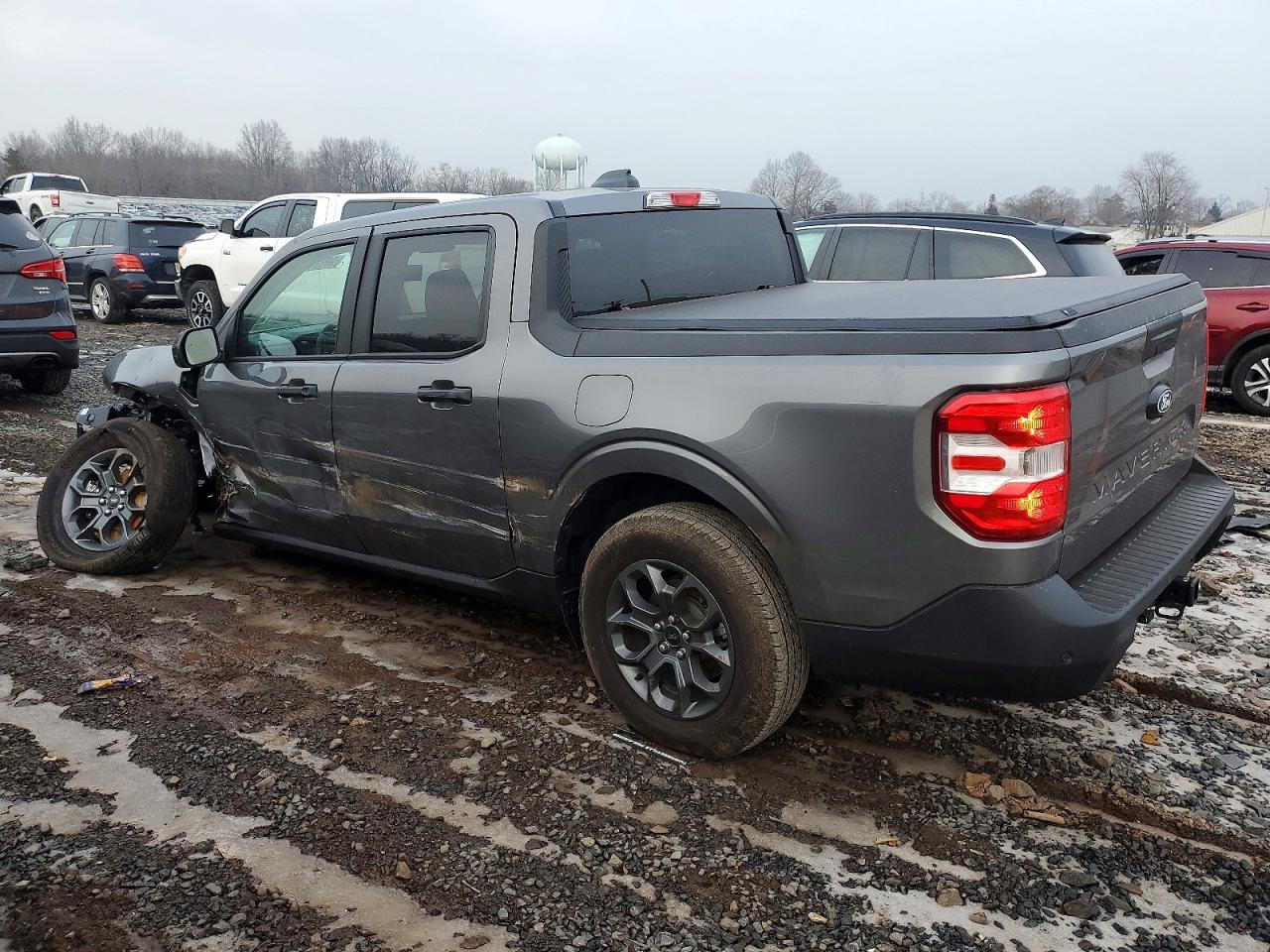2025 FORD MAVERICK XLT photo 2