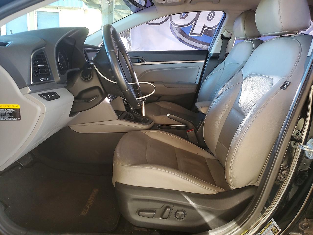 2017 HYUNDAI ELANTRA SE photo 7