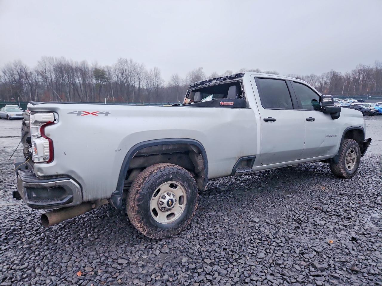 2023 CHEVROLET SILVERADO K2500 HEAVY DUTY photo 3