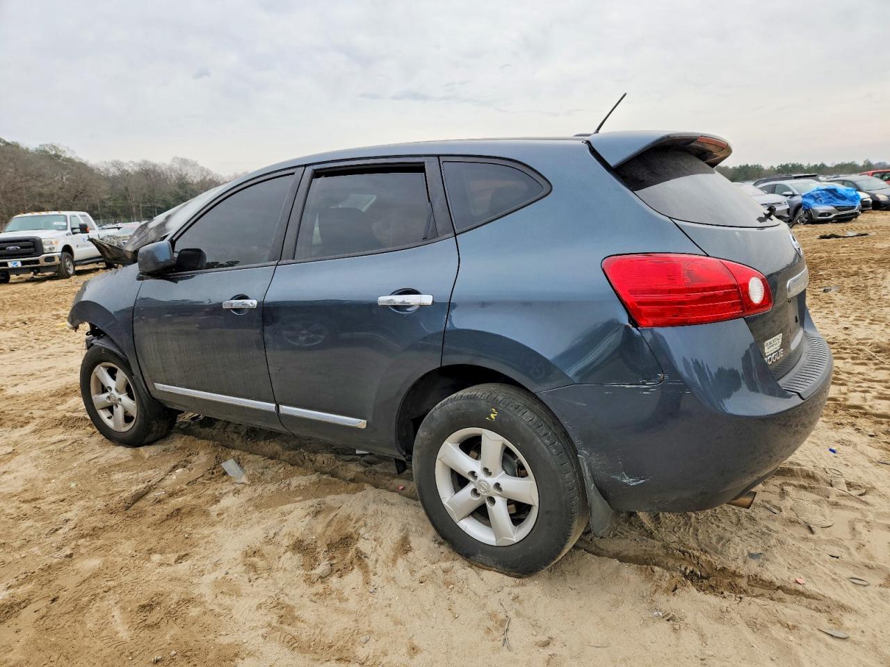 2013 NISSAN ROGUE S photo 4