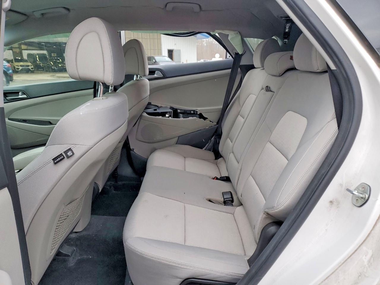 2017 HYUNDAI TUCSON ECO photo 11