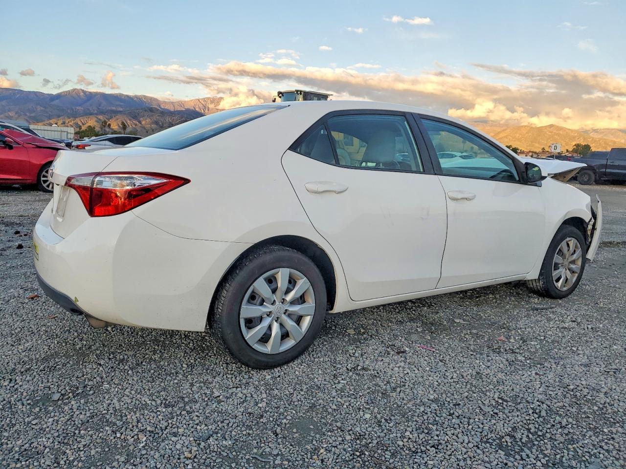 2016 TOYOTA COROLLA L photo 3