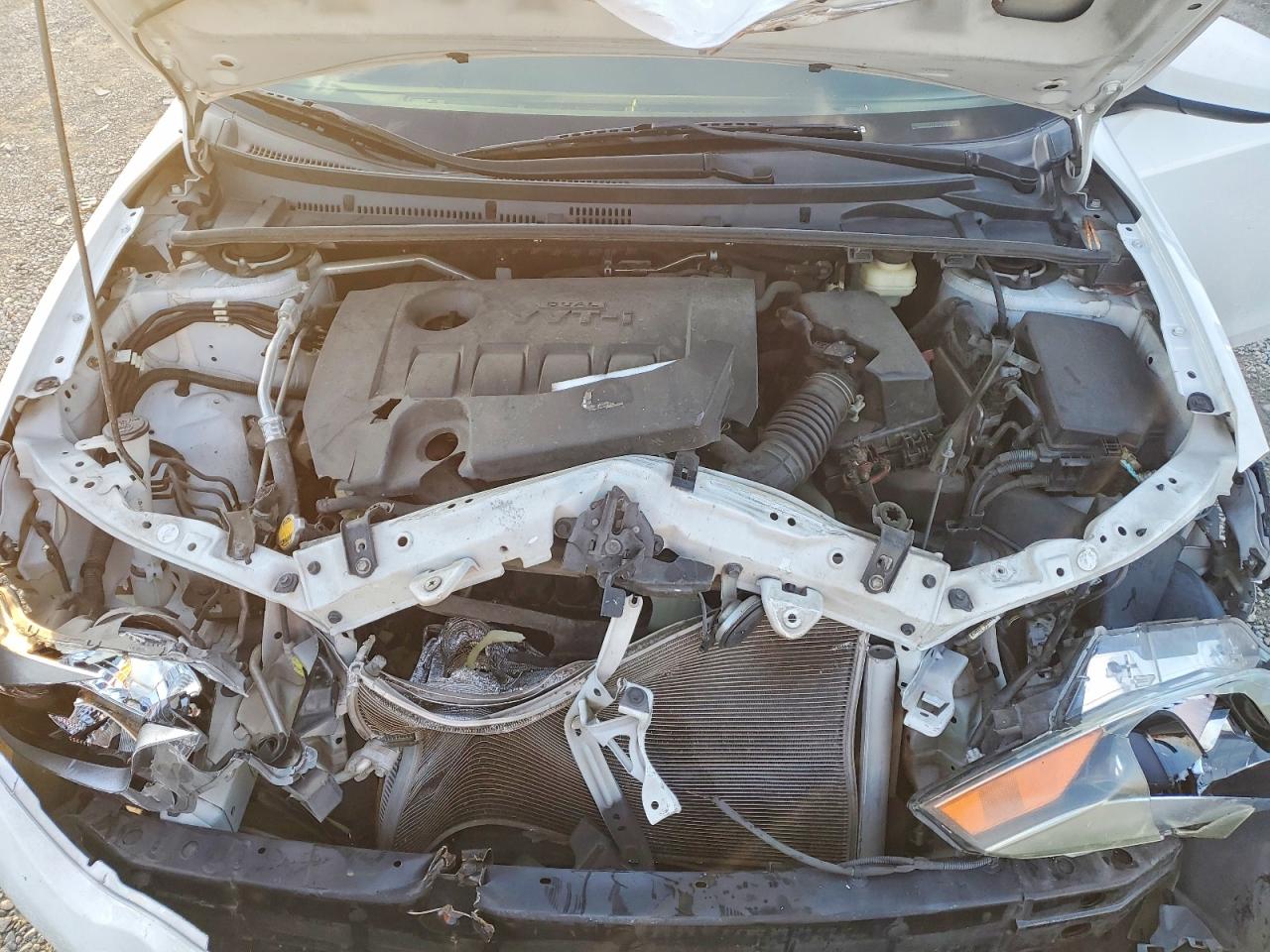 2016 TOYOTA COROLLA L photo 11