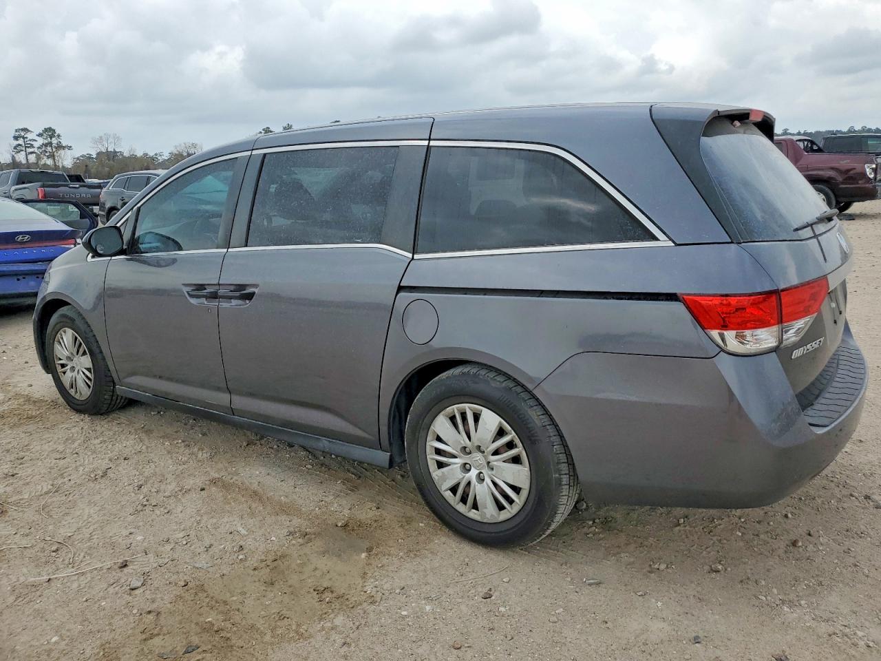 2016 HONDA ODYSSEY LX photo 2