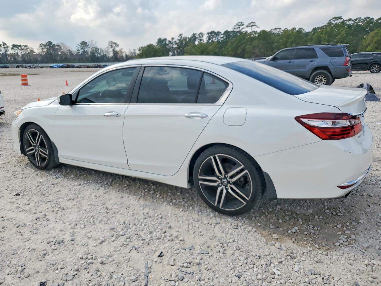 2016 HONDA ACCORD SPORT photo 2
