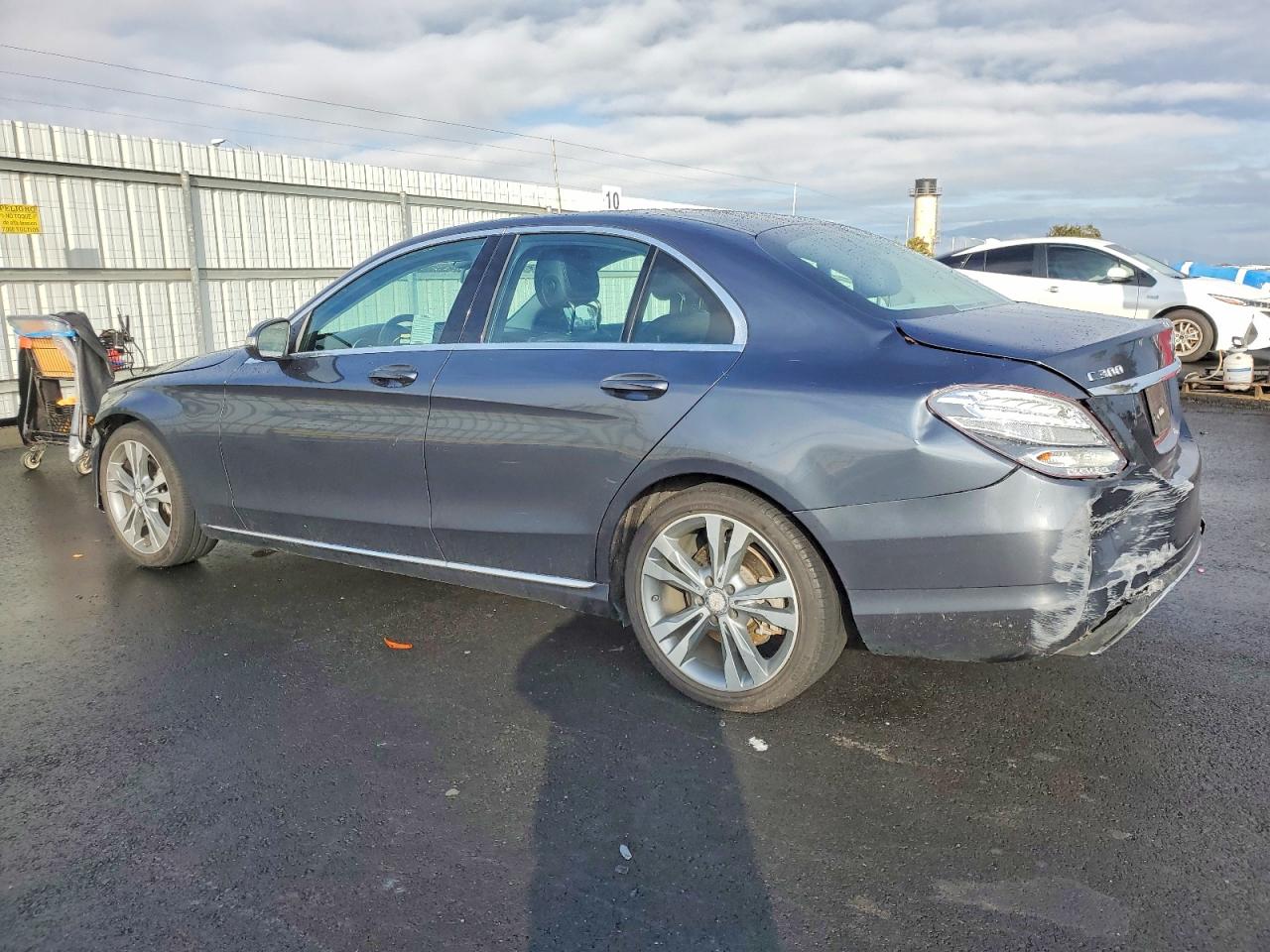2015 MERCEDES-BENZ C 300 photo 2