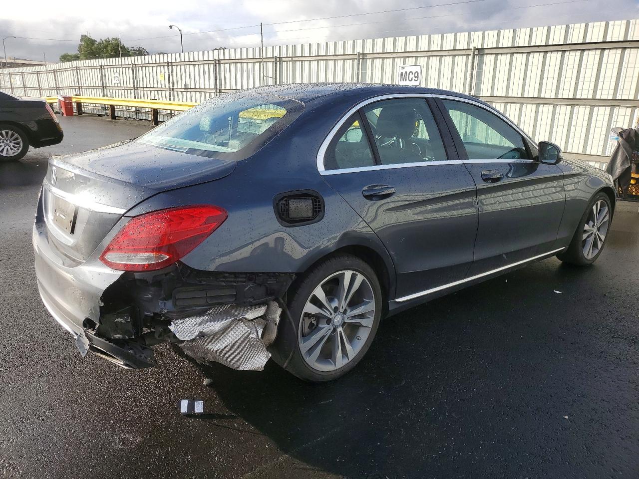 2015 MERCEDES-BENZ C 300 photo 3