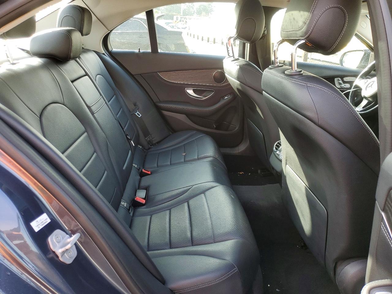 2015 MERCEDES-BENZ C 300 photo 10