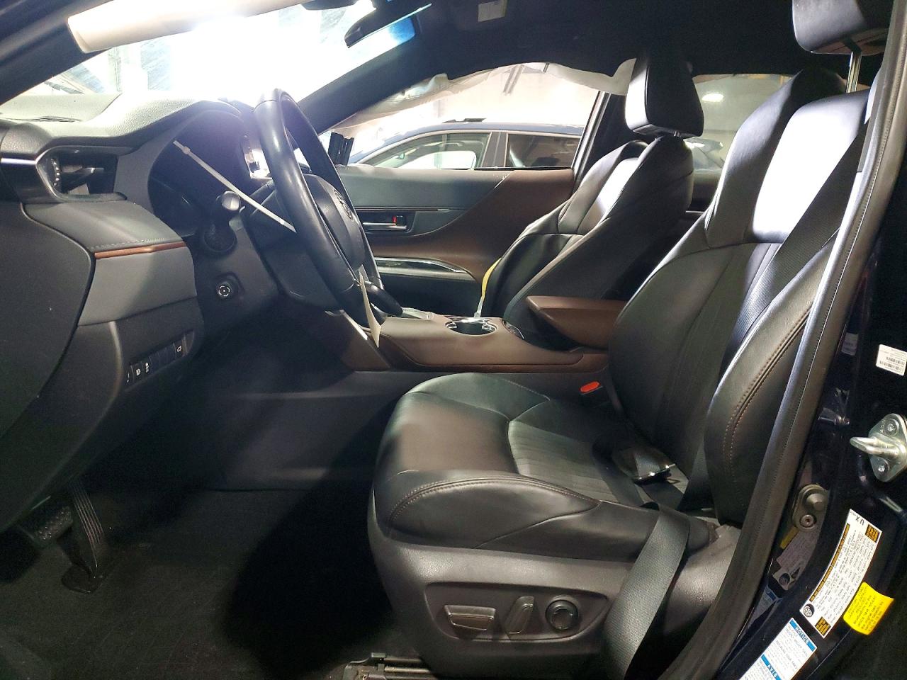 2021 TOYOTA VENZA XLE photo 7