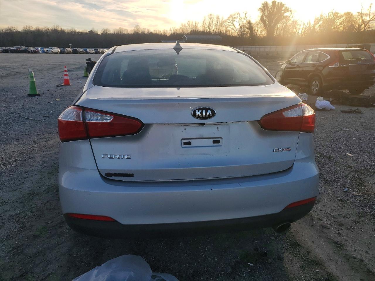 2015 KIA FORTE EX photo 6