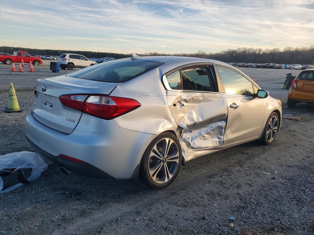 2015 KIA FORTE EX photo 3