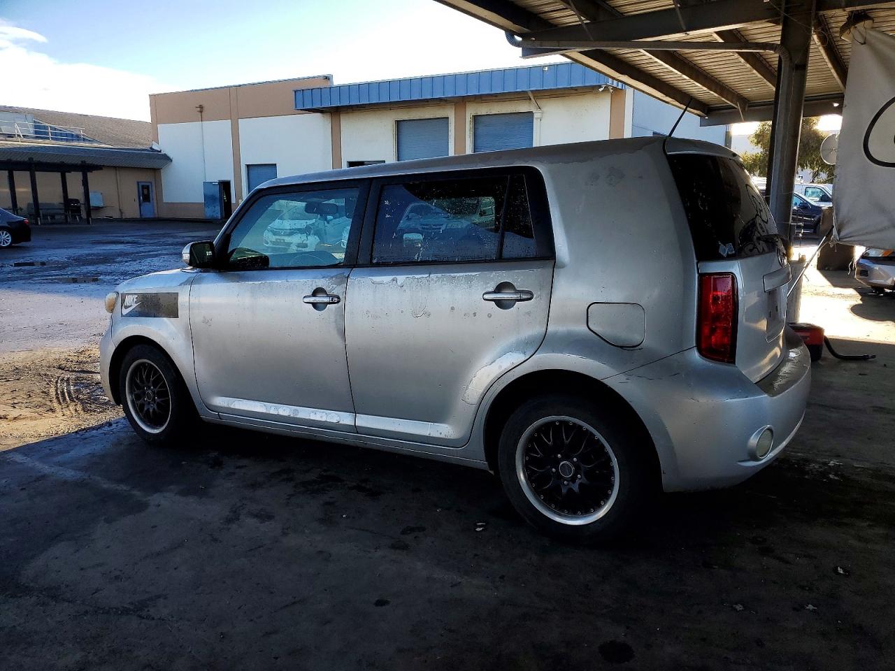 2009 TOYOTA SCION XB photo 2