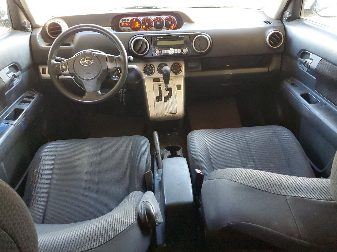 2009 TOYOTA SCION XB photo 8
