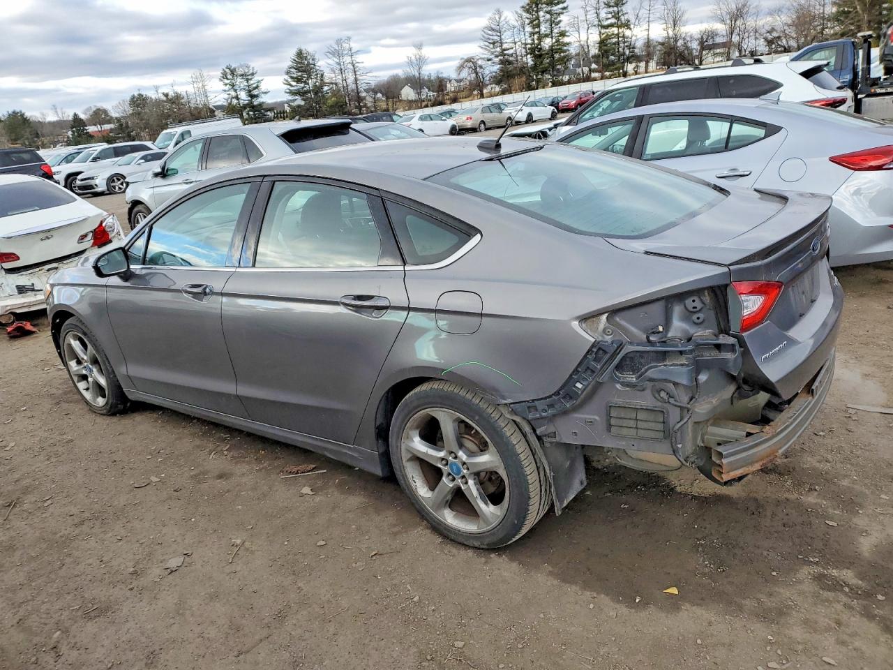 2013 FORD FUSION SE photo 2