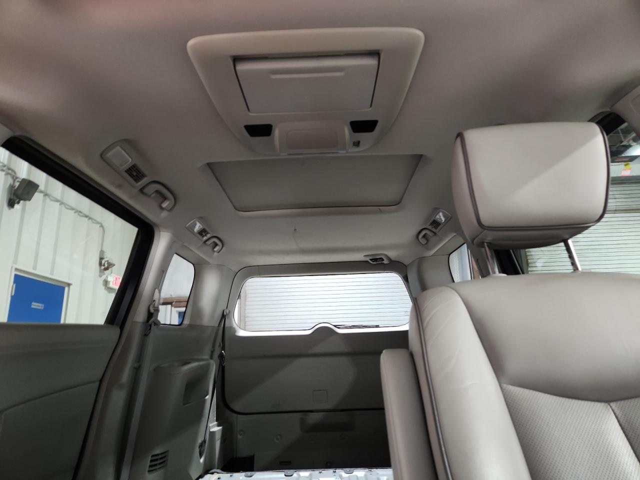 2014 NISSAN QUEST S photo 19