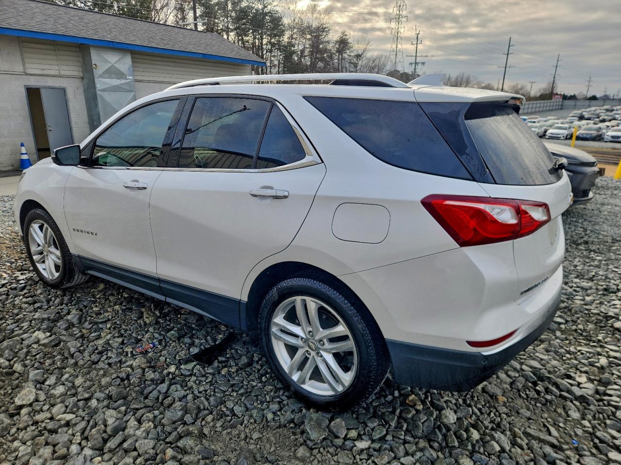 2020 CHEVROLET EQUINOX PREMIER photo 2