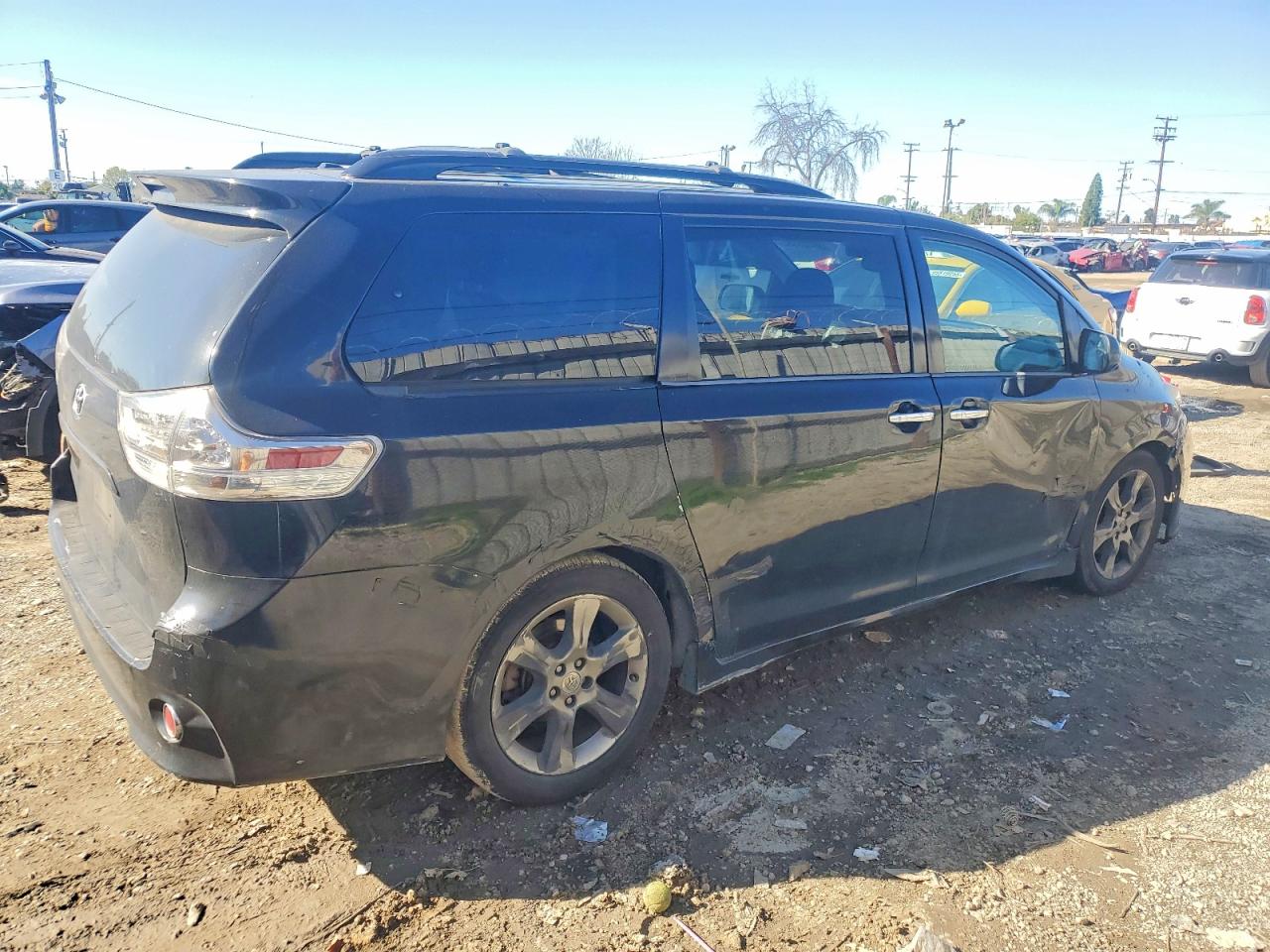 2013 TOYOTA SIENNA SPORT photo 3